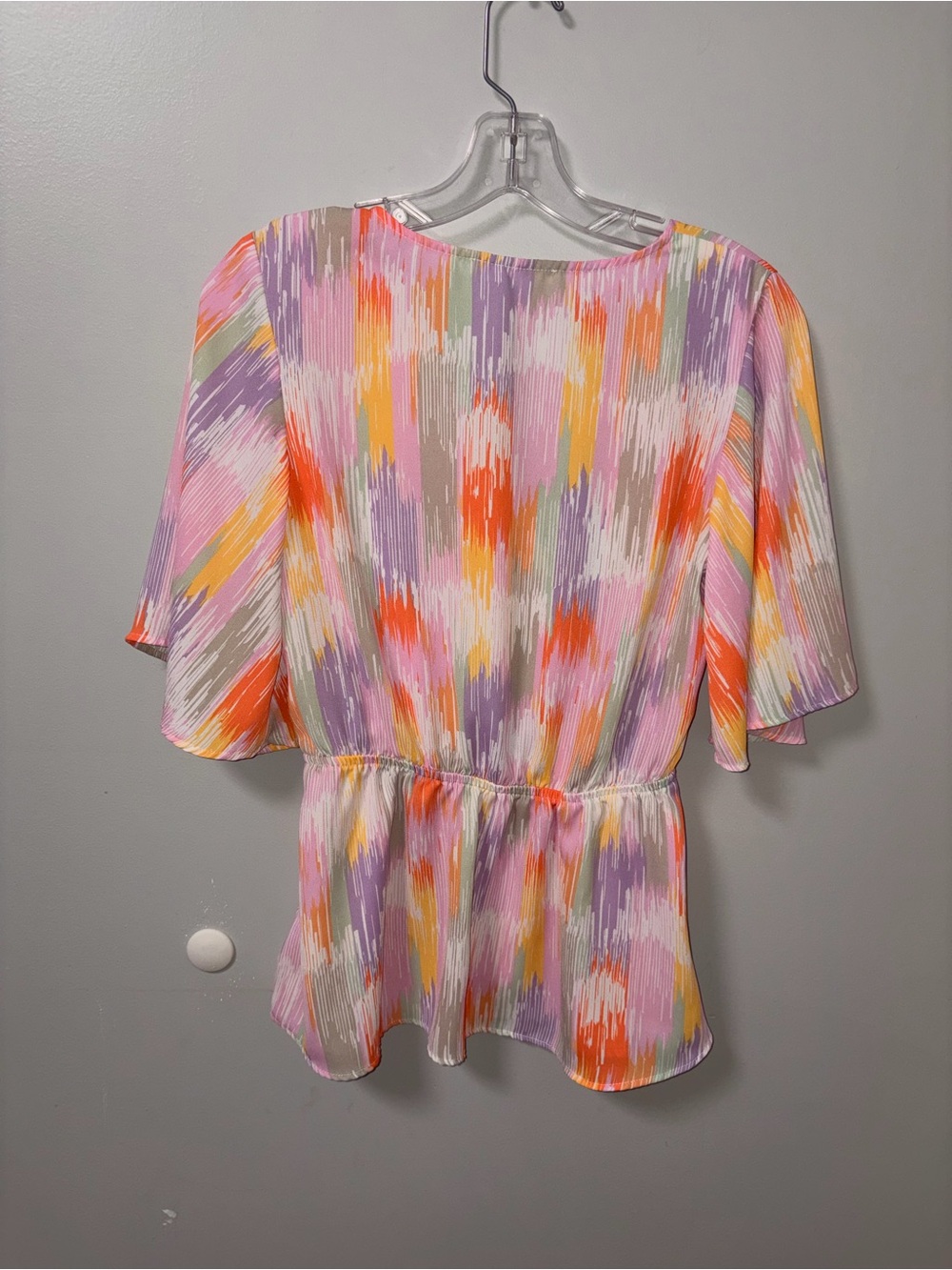 Caramela Multicolor Pastel Abstract V Neck Peplum Top Flutter Sleeves Boho S - Picture 4 of 4